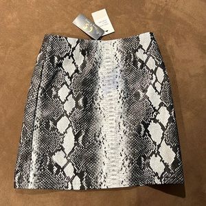 Mini skirt never worn, tags still on!